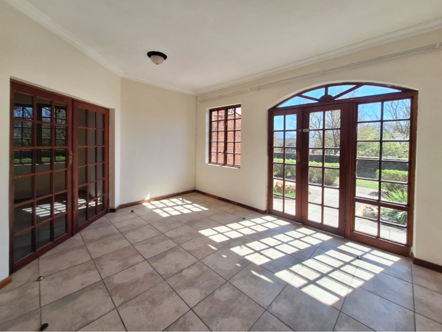 To Let 3 Bedroom Property for Rent in Meerhof North West